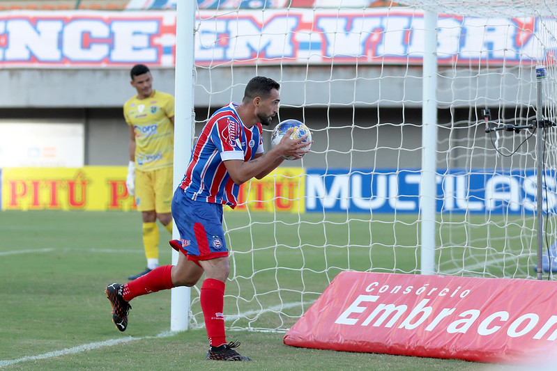 Gilberto brilha, e Bahia atropela o Altos-PI pela Copa do Nordeste