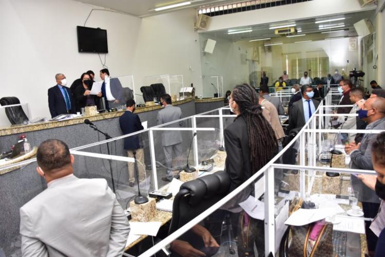 Feira: Câmara aprova multa de R$ 300 para quem não usar máscara em espaços públicos