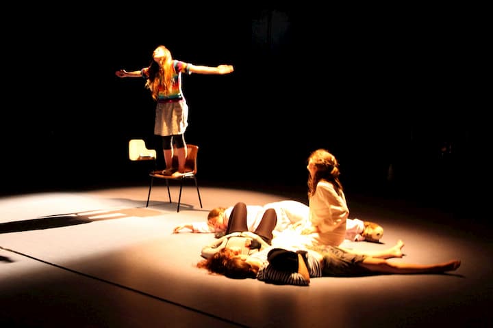 Prefeitura de Dias d'Ávila abre inscrições para curso de teatro online