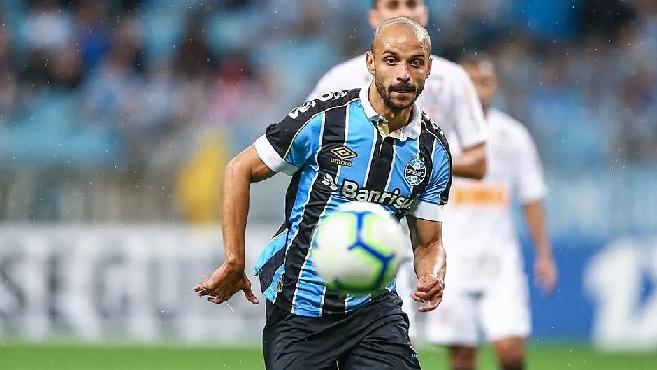 Bahia negocia contratação do meia Thaciano e do volante Lucas Araújo