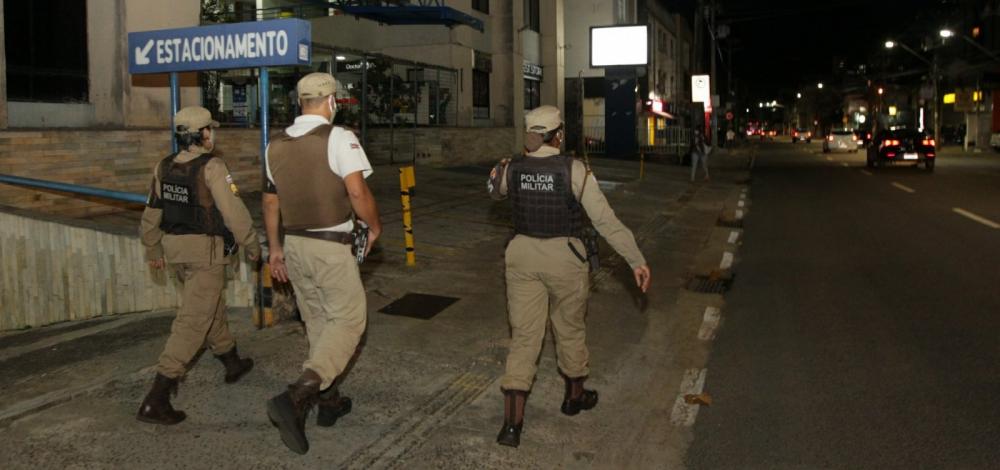 Toque de recolher passa para as 20h a partir da próxima segunda