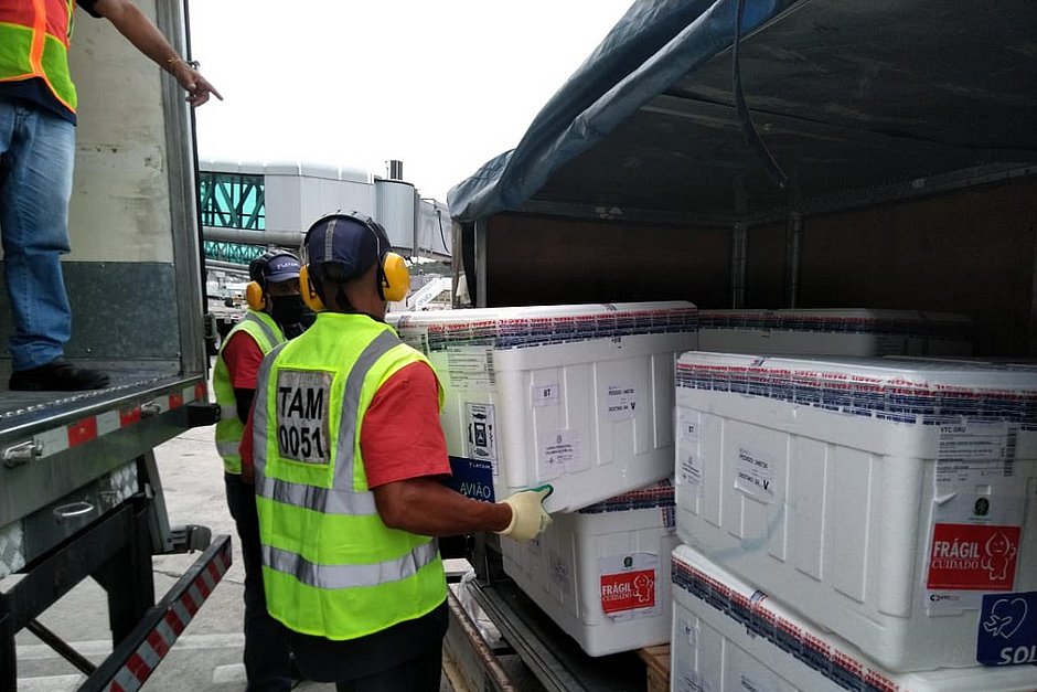 600 mil doses: Bahia recebe maior lote de vacinas desde o início da pandemia