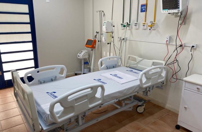 Rui visita Hospital na RMS e entrega 96 novos leitos para Covid-19