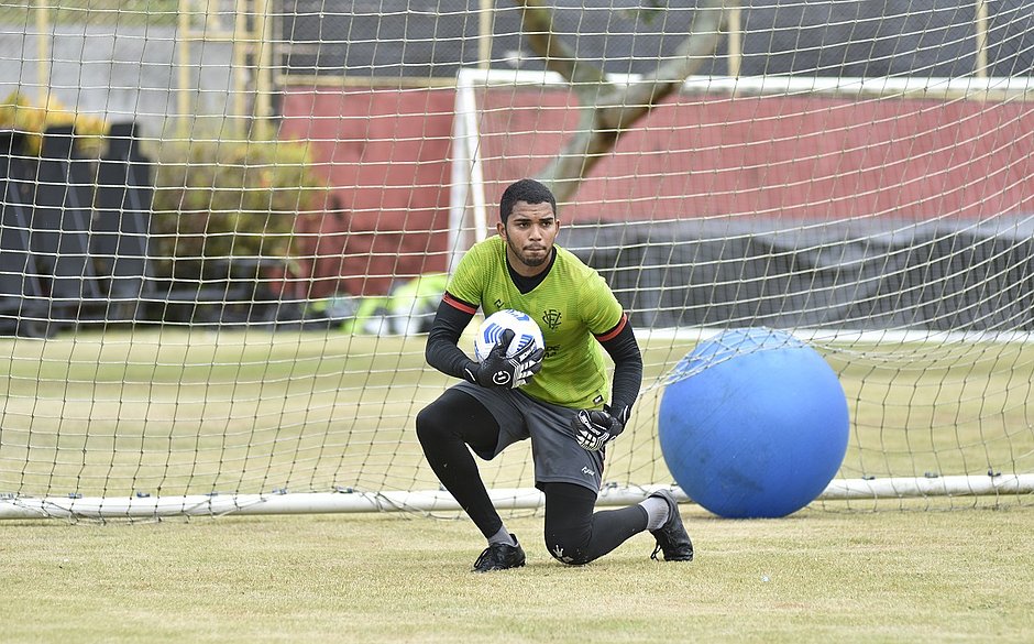Vitória treina pênaltis e está pronto para enfrentar o Rio Branco