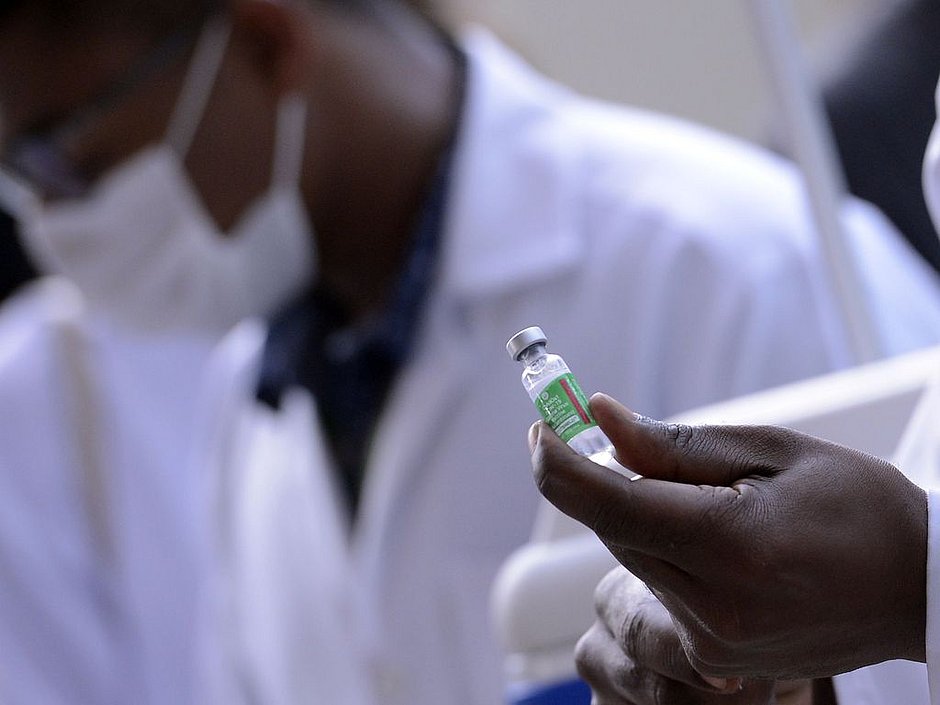 Fiocruz triplica produção e prevê entrega de 18,4 milhões de doses até 2 de maio