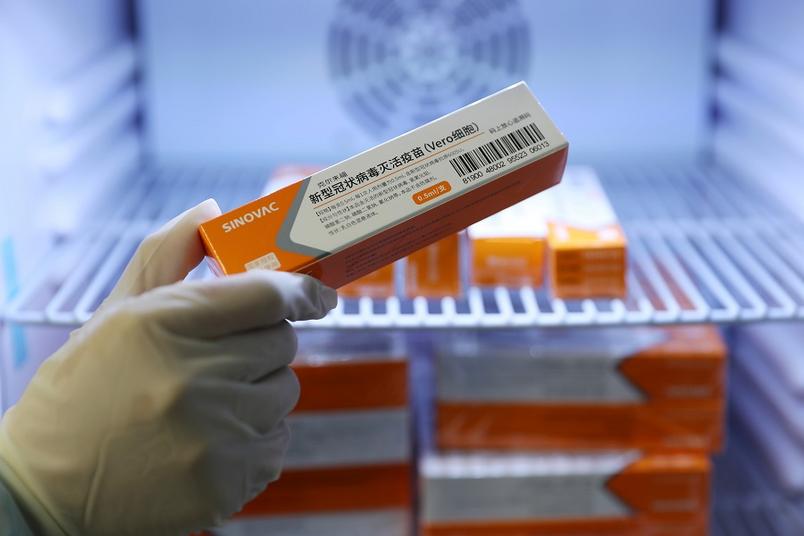 Butantan interrompe envase da Coronavac por falta de matéria-prima