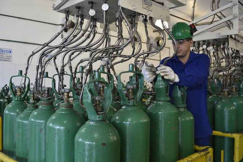 País tem mais de mil cidades com dificuldades no abastecimento de oxigênio