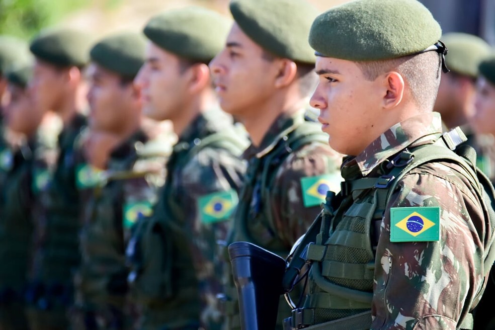 Exército faz seleção para trabalhar em obra com salários de até R$ 8,9 mil