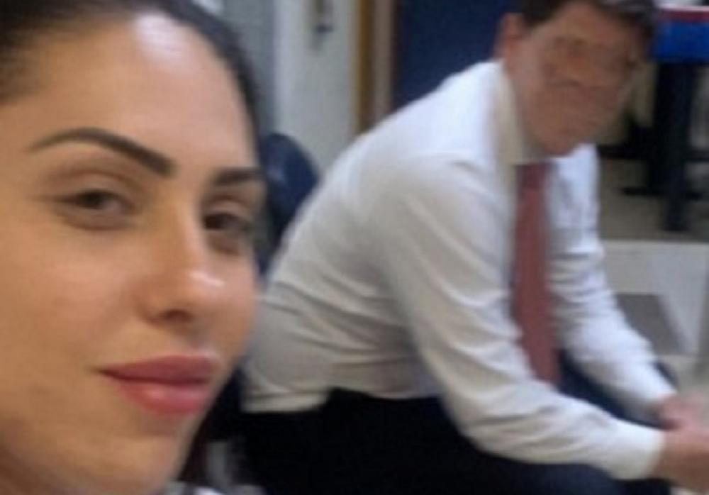 Caso Henry: presa pela morte do próprio filho, Monique fez selfie na delegacia