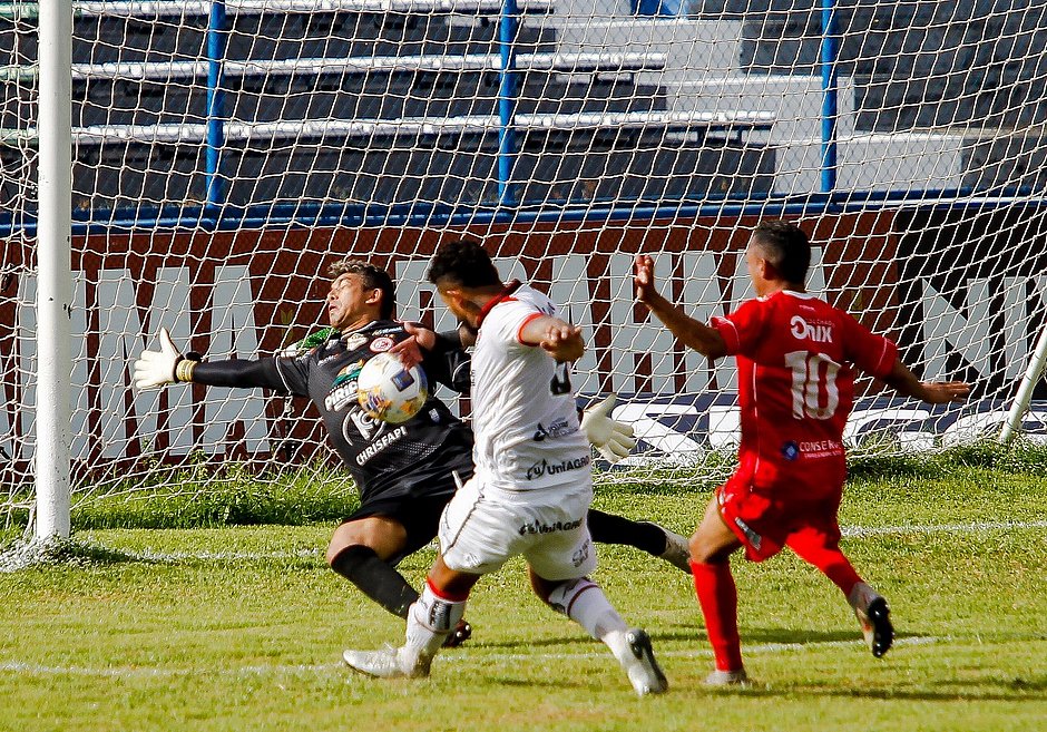 Vitória arranca empate em 1 a 1 com o 4 de Julho e se classifica no Nordestão
