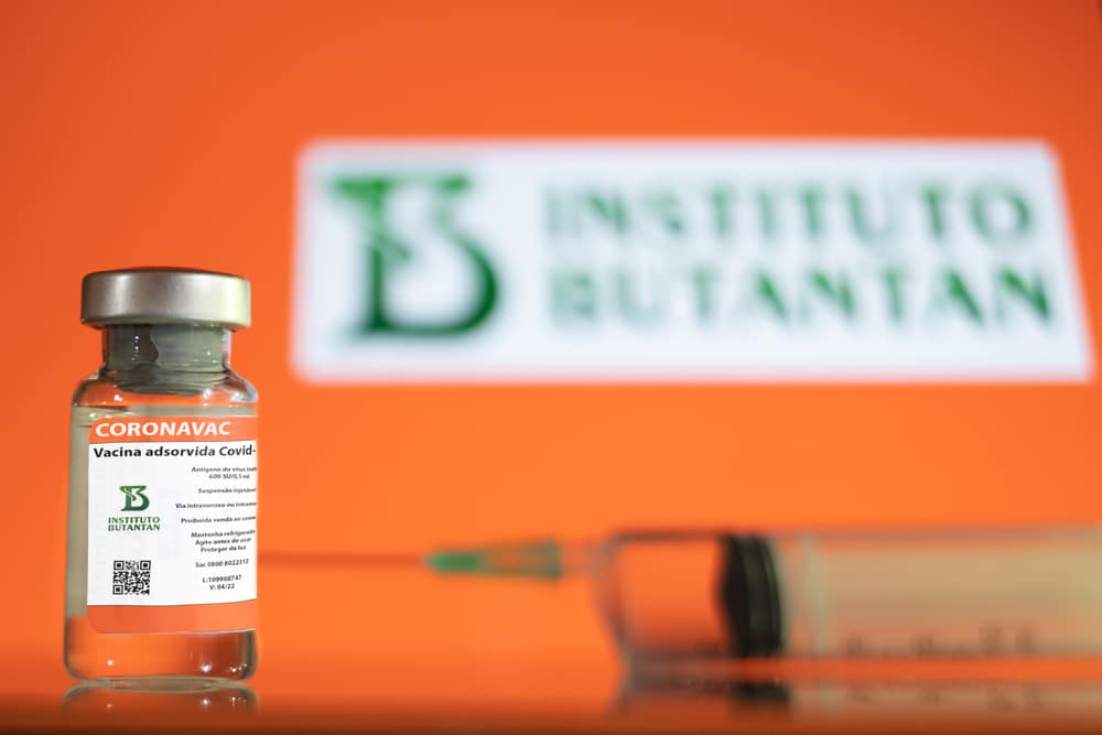 Eficácia da CoronaVac pode resultar em aplicação de terceira dose