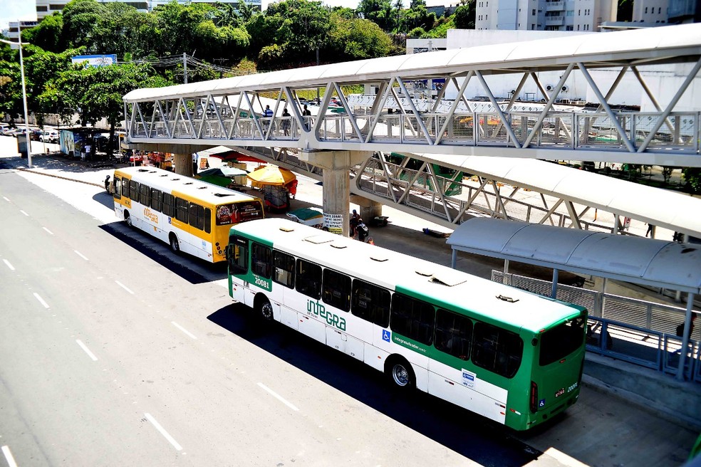Ônibus não vão circular das 4h às 8h da manhã de segunda (19) em Salvador
