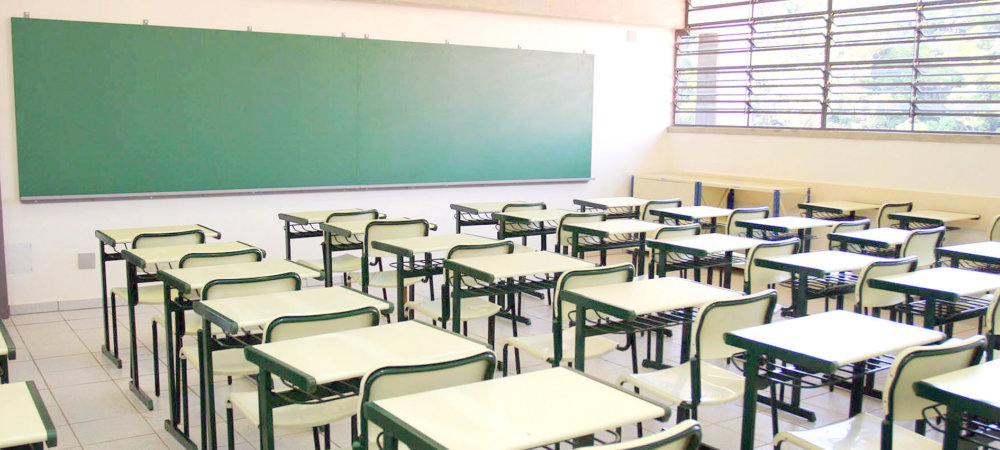 Governo autoriza aulas semipresenciais em 19 cidades baianas; veja lista
