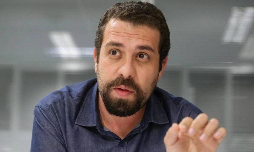 Polícia Federal intima Boulos após publicação sobre Bolsonaro no Twitter