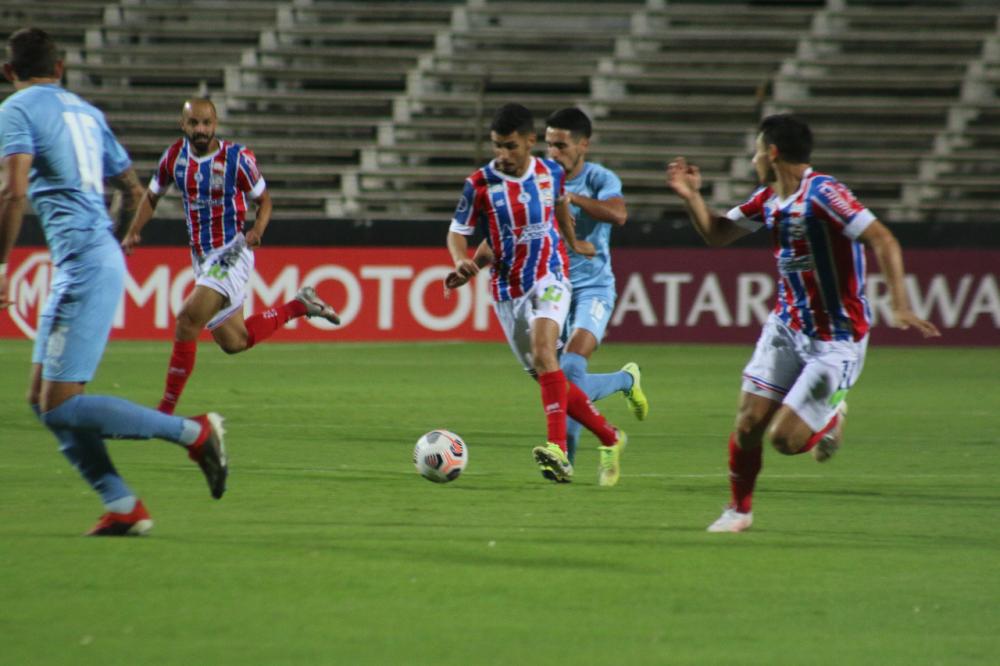 Bahia sai na frente, mas cede empate ao City Torque na estreia pela Sul-Americana