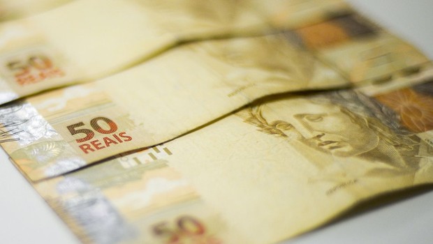 Após atraso e impasses, Bolsonaro sanciona Orçamento de 2021 com vetos parciais