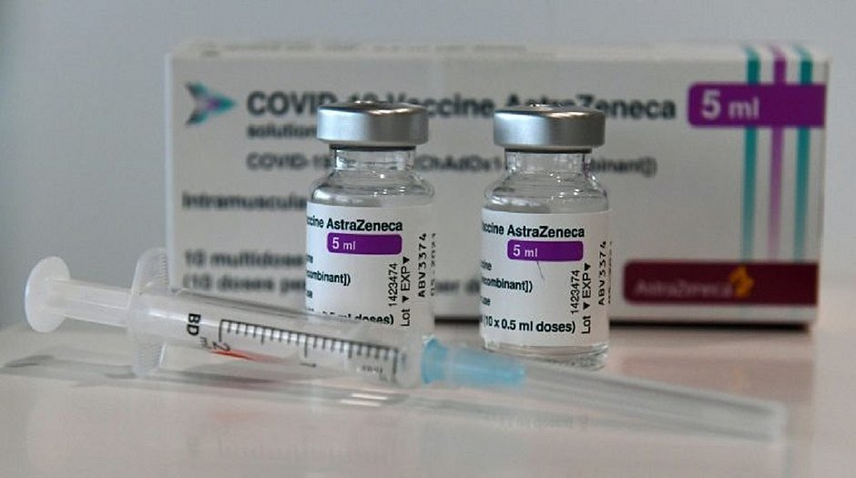 Vacina da AstraZeneca continua a ter balanço de benefícios positivo, diz EMA
