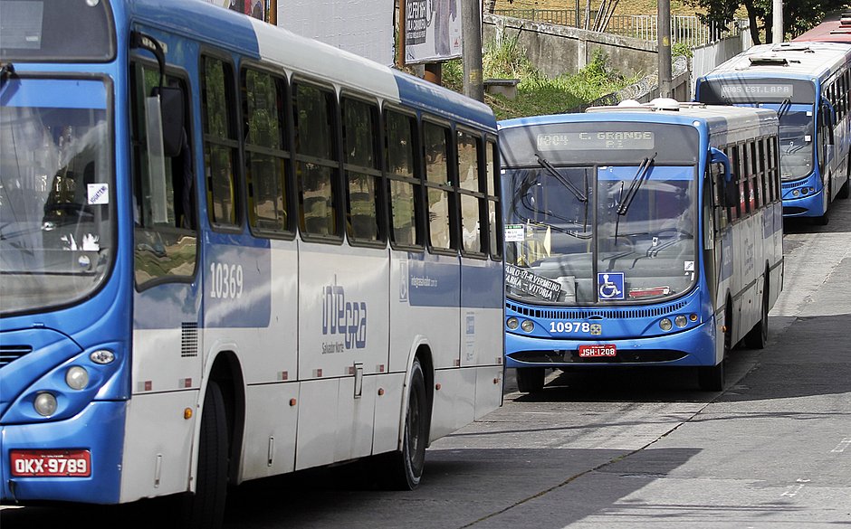 Valor da passagem de ônibus muda a partir desta segunda (26) em Salvador