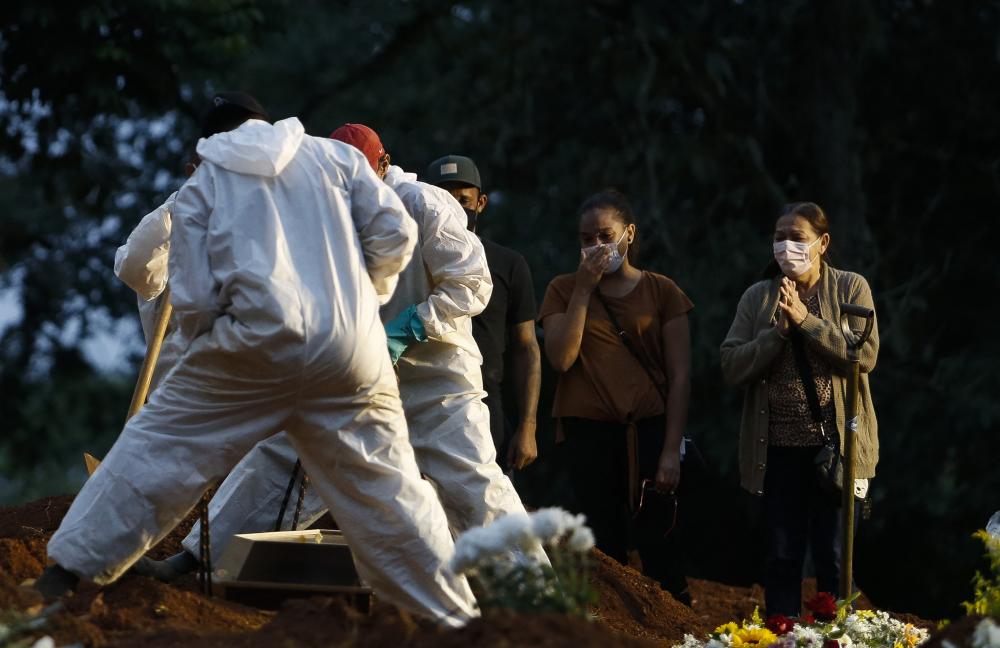 Brasil atinge marca de 400 mil mortes pela Covid-19