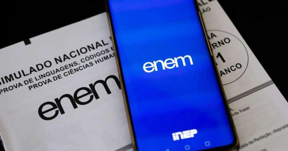 MEC admite não ter verba para Enem e bolsas
