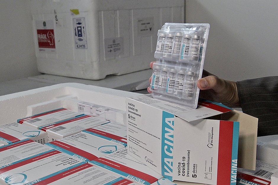 Bahia recebe mais 297 mil doses de vacina contra covid nesta terça