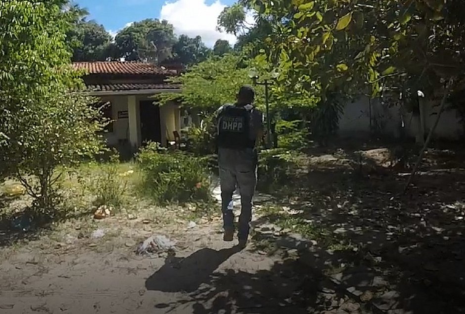 Ação policial apreende 50 quilos de cocaína em laboratório de refino da droga em Camaçari