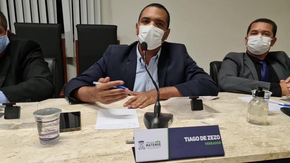 Tiago de Zezo se refere a oposição como 'turma que atrasa lado'