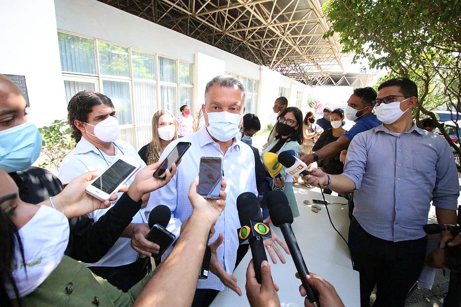 'Novo colapso, como o de março, se avizinha', diz Rui sobre crescimento da covid