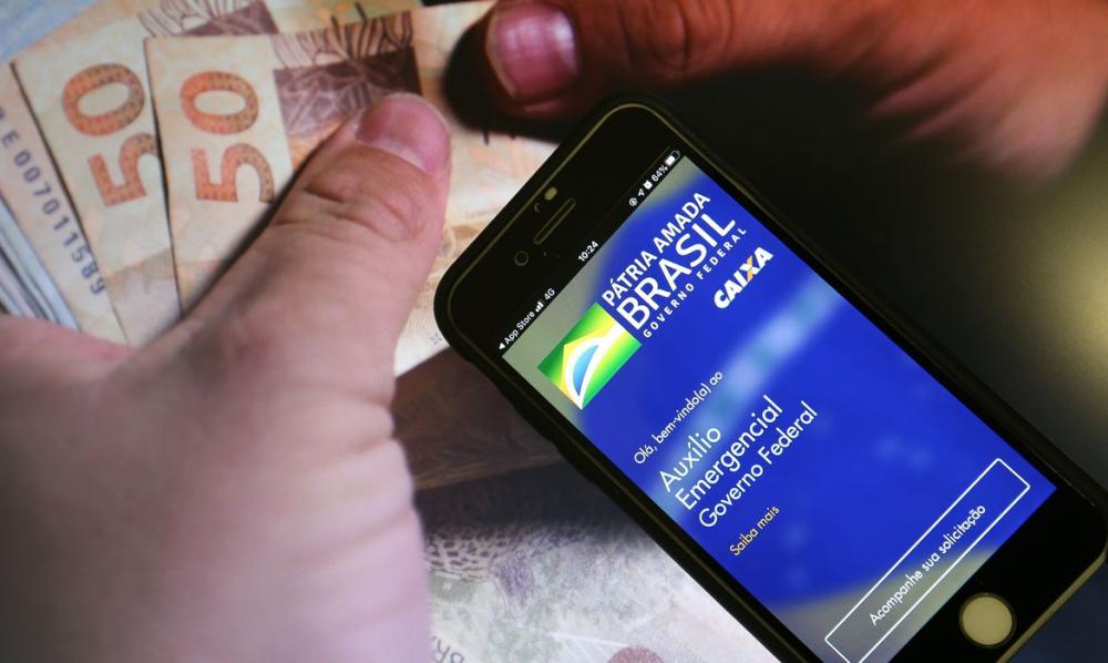 Economia Caixa paga hoje auxílio emergencial a nascidos em outubro