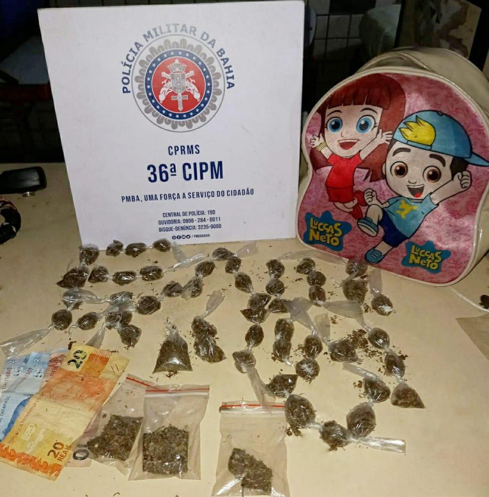 Homem é preso com 54 trouxas de maconha em Dias d’Ávila