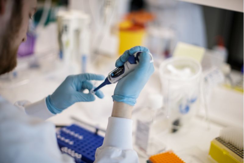 Tecnologia de vacinas anti-Covid avança no combate a outras doenças