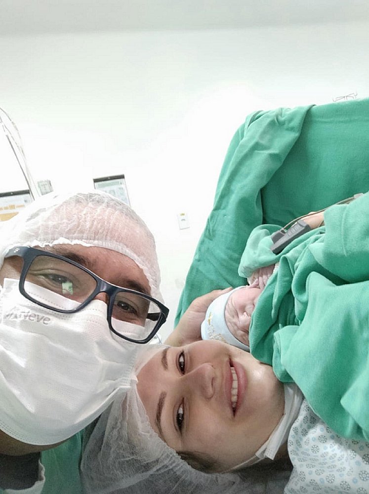 Baiana que não se vacinou contra a covid tem bebê com anticorpos contra o vírus