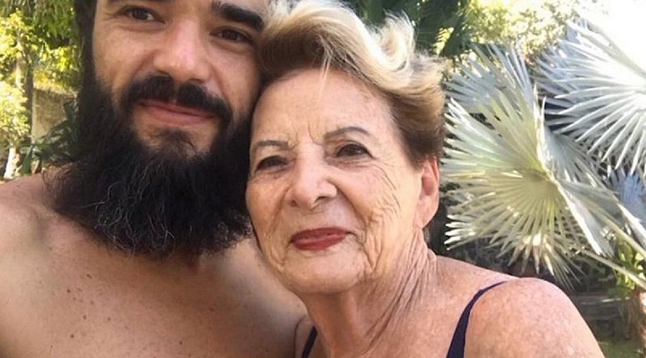 Caio Blat mostra áudio da avó reclamando da barba dele: 'Está péssima'