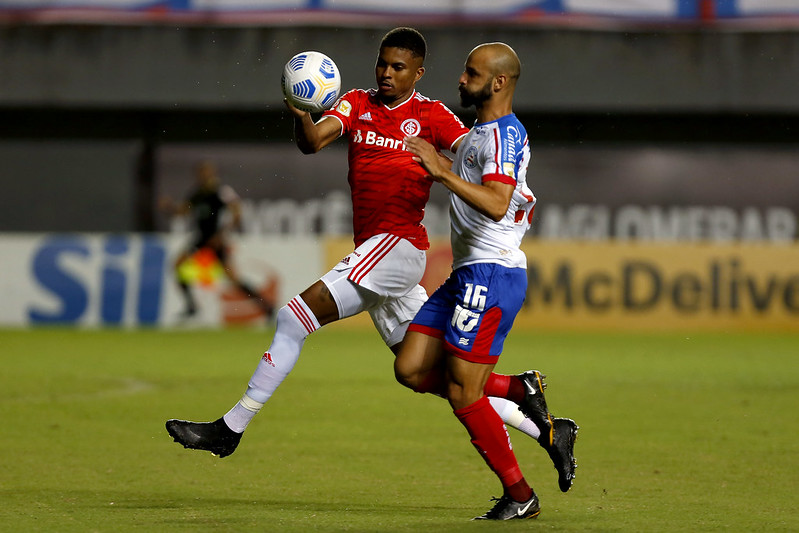 Em jogo morno, Bahia perde em casa para o Inter 