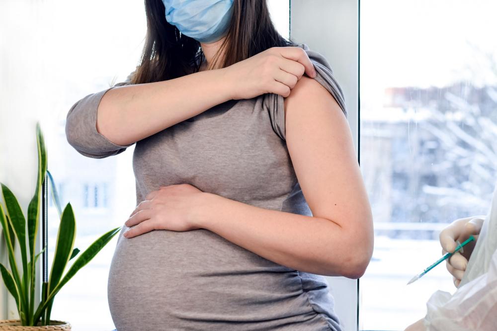 Dias d'Ávila inicia vacinação exclusiva de gestantes e puérperas a partir de 18 anos