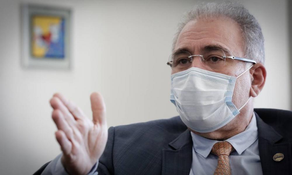 Revacinação ou reforço em 2022 ainda está em estudo, diz Queiroga