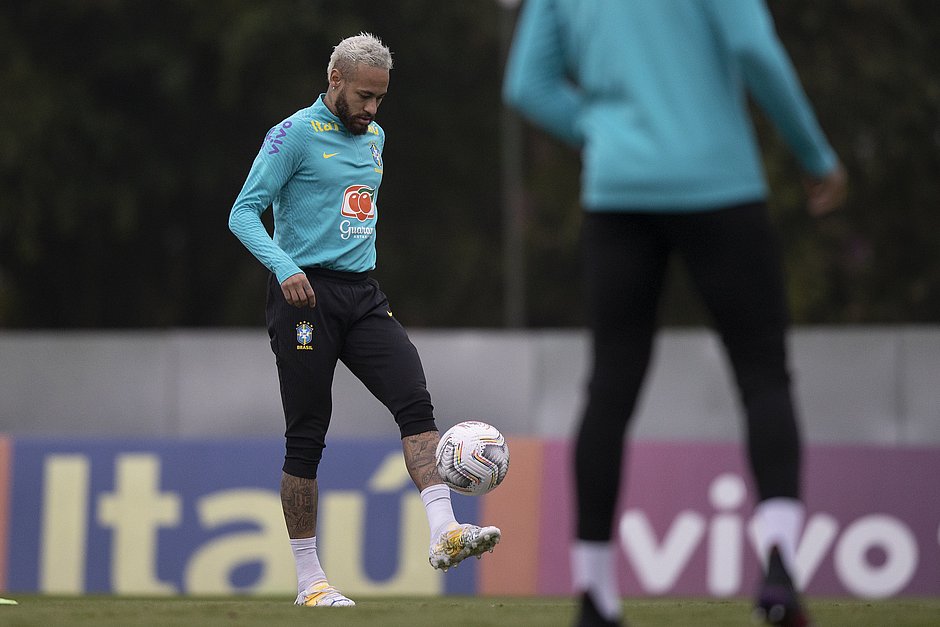 Já classificado e 100% na Copa América, Brasil encara a Colômbia