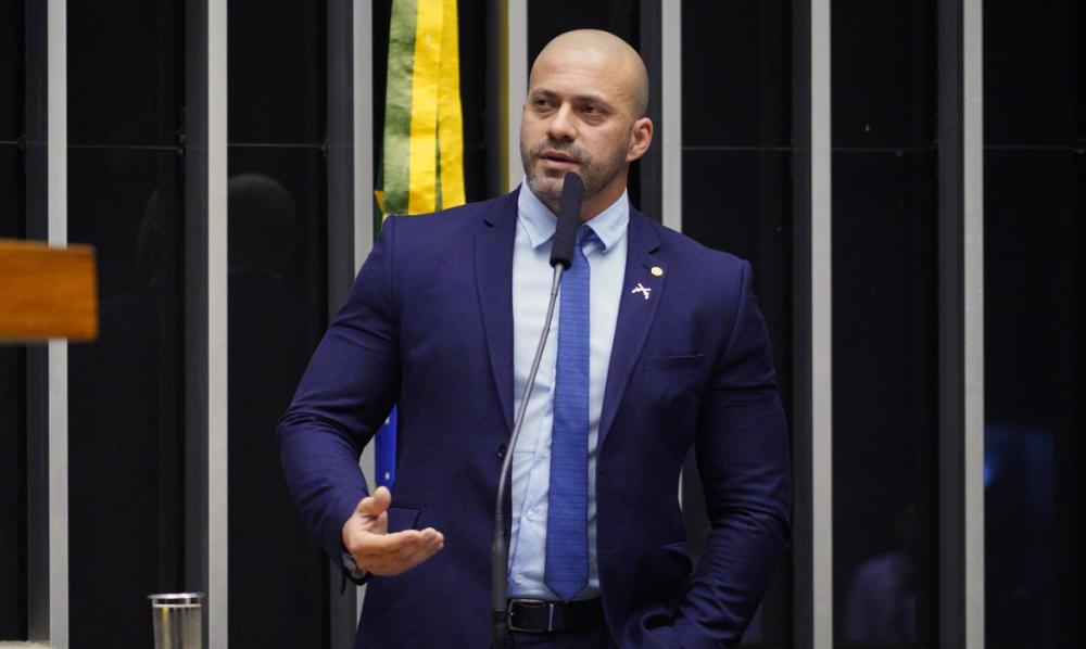 Daniel Silveira é preso novamente; Moraes afirma que deputado violou domiciliar 