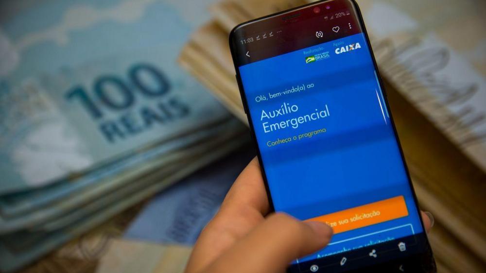 Caixa paga hoje auxílio emergencial a nascidos em agosto