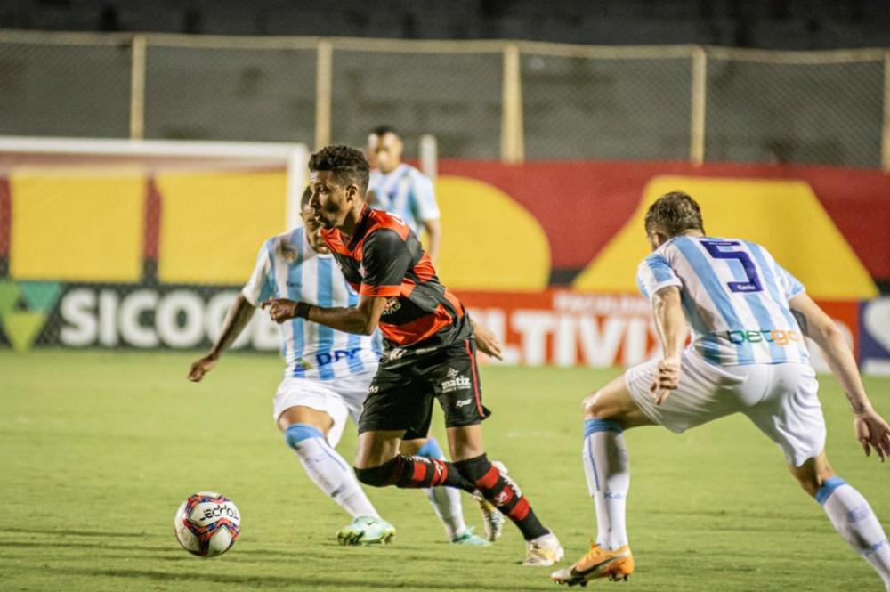 Vitória volta a decepcionar e perde para o Londrina no Barradão