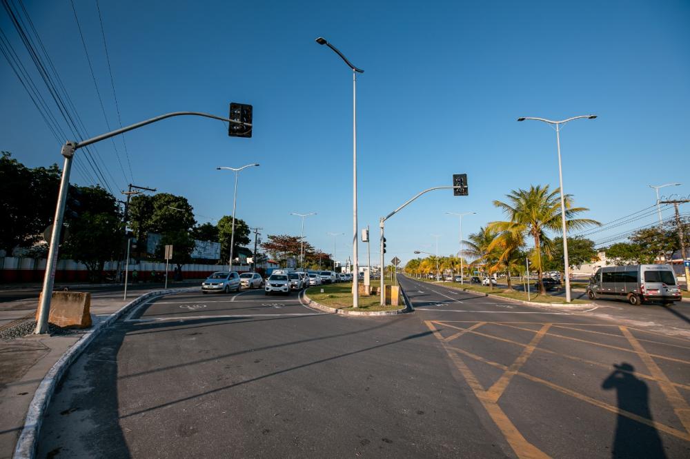 Boticário realiza plantio de 30 mudas de Ipê Rosa no centro de Camaçari