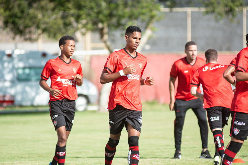 Em busca da recuperação na Série B, Vitória visita o Botafogo em Volta Redonda