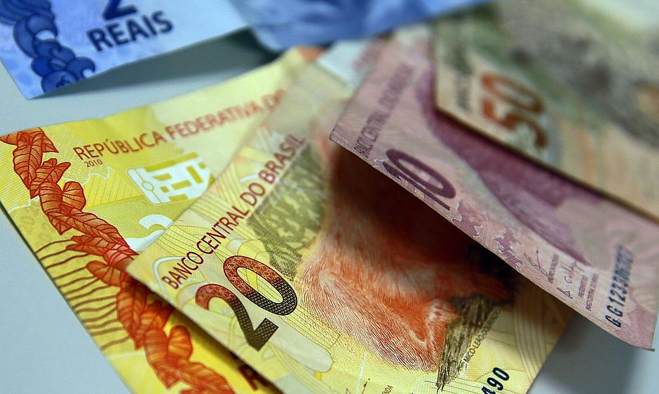 Receita paga restituições do segundo lote do IRPF 2021 nesta quarta