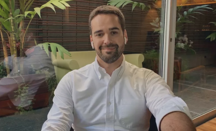 'Sou um governador gay, e não um gay governador', diz Eduardo Leite