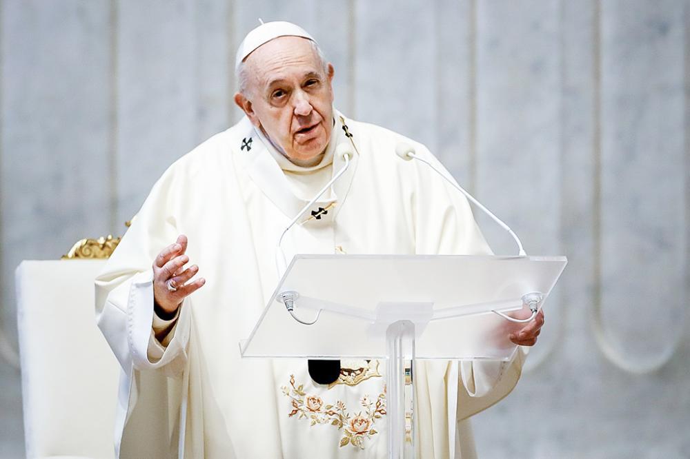 Papa Francisco é internado para cirurgia no intestino