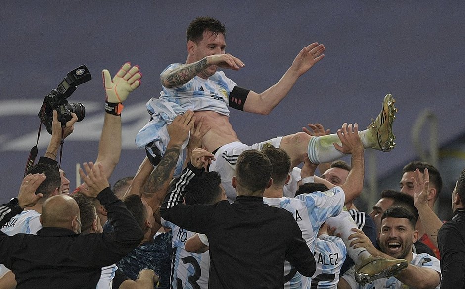 Argentina bate o Brasil no Maracanã e conquista a Copa América