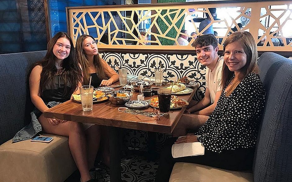 Filho de Gugu critica mãe e diz que irmãs estão sendo manipuladas
