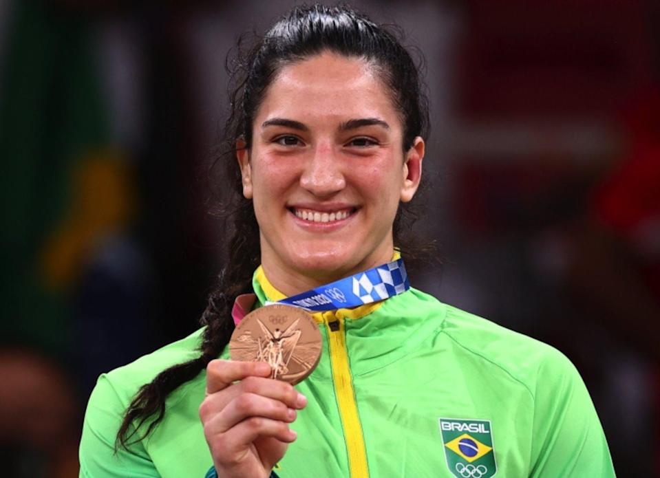 Mayra leva bronze e é a 1ª brasileira com 3 medalhas em esportes individuais