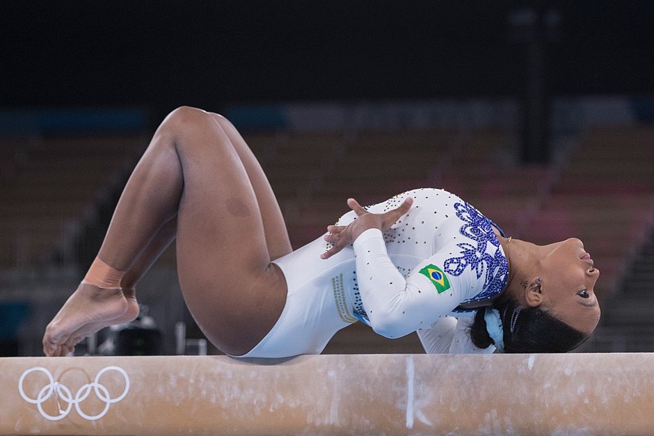 Rebeca Andrade conquista prata na final individual na ginástica