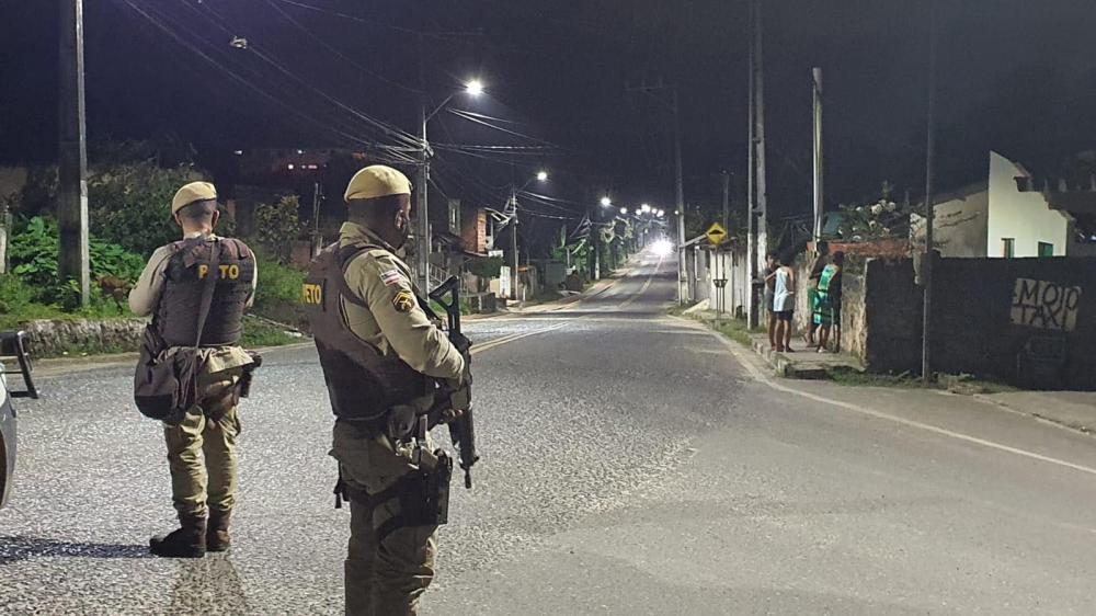 PM intensifica policiamento com rondas e abordagens no Amado Bahia 